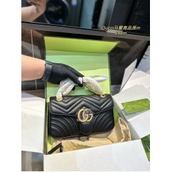 GUCCI GG Marmont Shoulder Bag