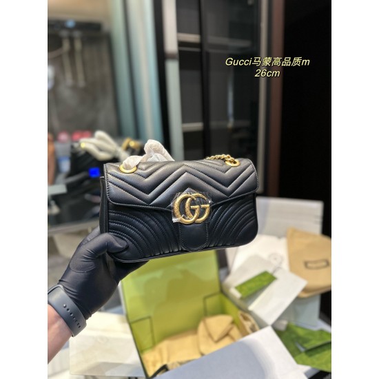 GUCCI GG Marmont Shoulder Bag