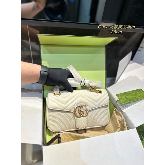 GUCCI GG Marmont Shoulder Bag