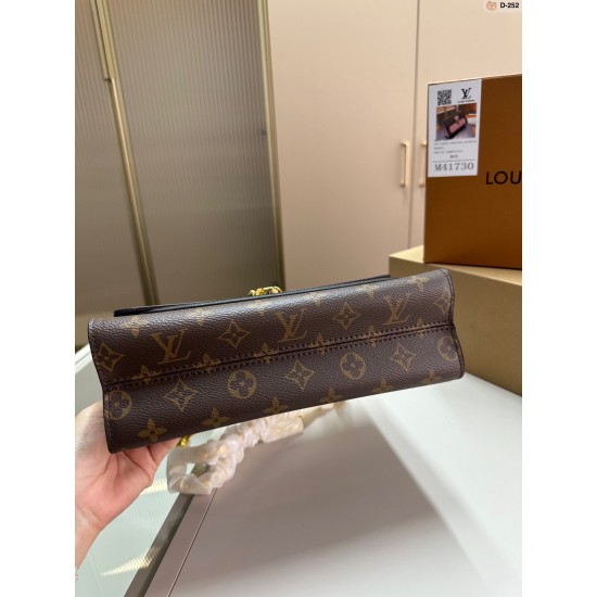 Louis Vuitton LV Grand VICTOIRE Shoulder Bag